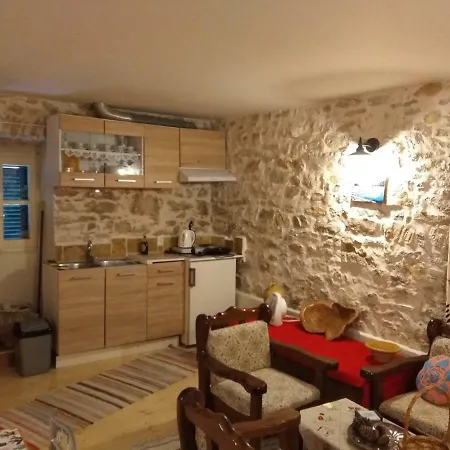 Alexandros Apartman Lafki