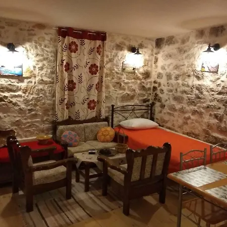 Alexandros Apartman